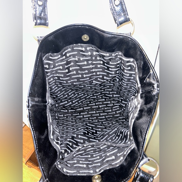 Betsey Johnson Betseyville Tote Bag - Picture 4 of 5